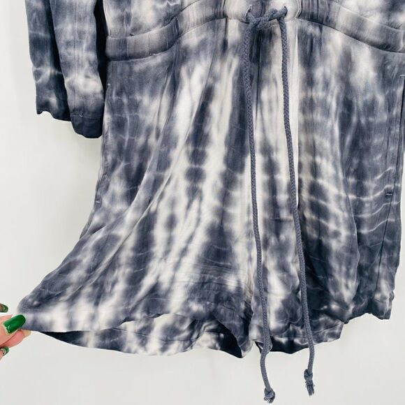 Anthropologie Cloth & Stone Size Small Gray & White Tie Dye 3/4 Sleeve Romper - Picture 6 of 10